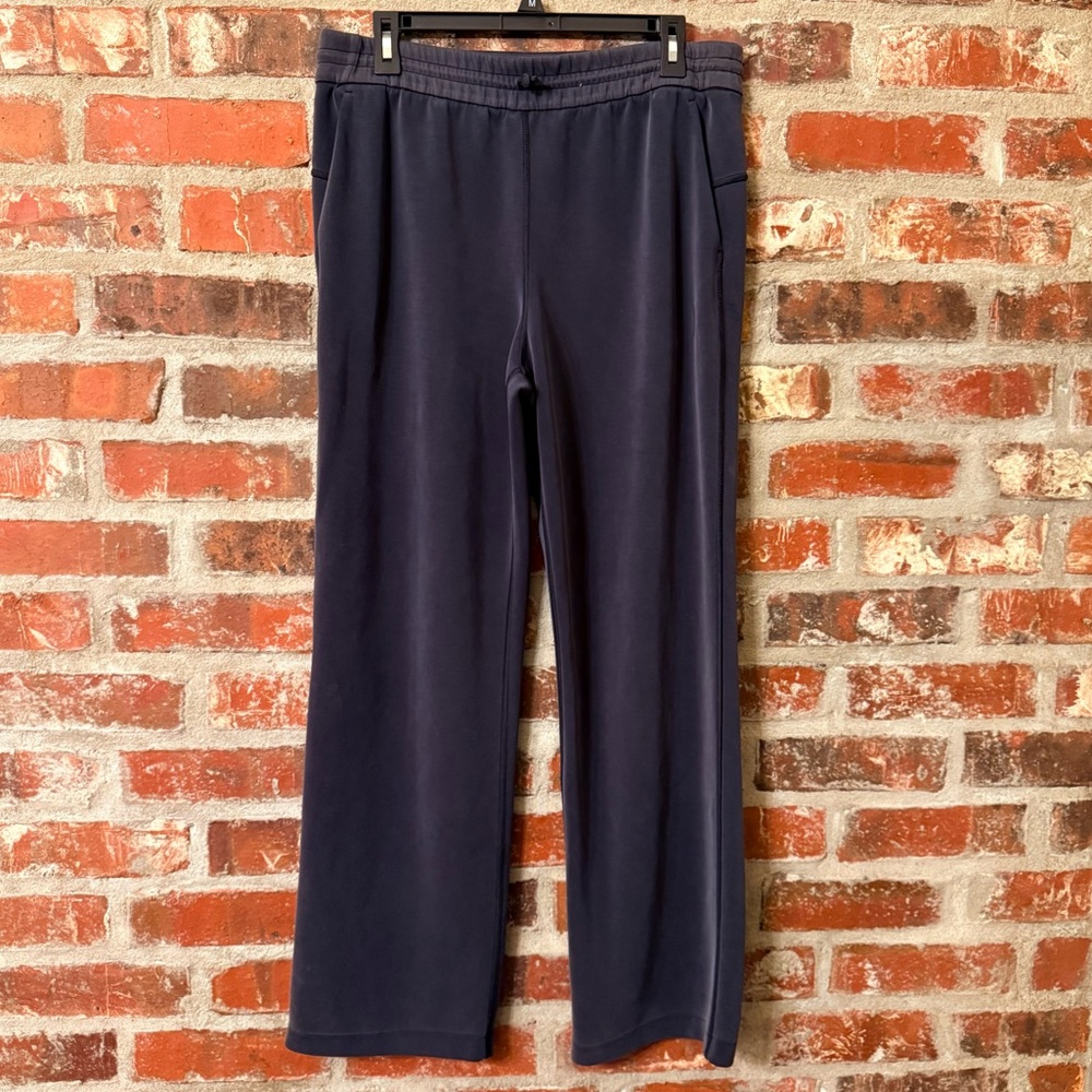 P77 - lululemon athletica Charcoal Softstreme Straight Leg Pants